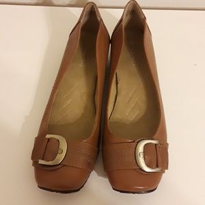 Brown cushioned flats 10m